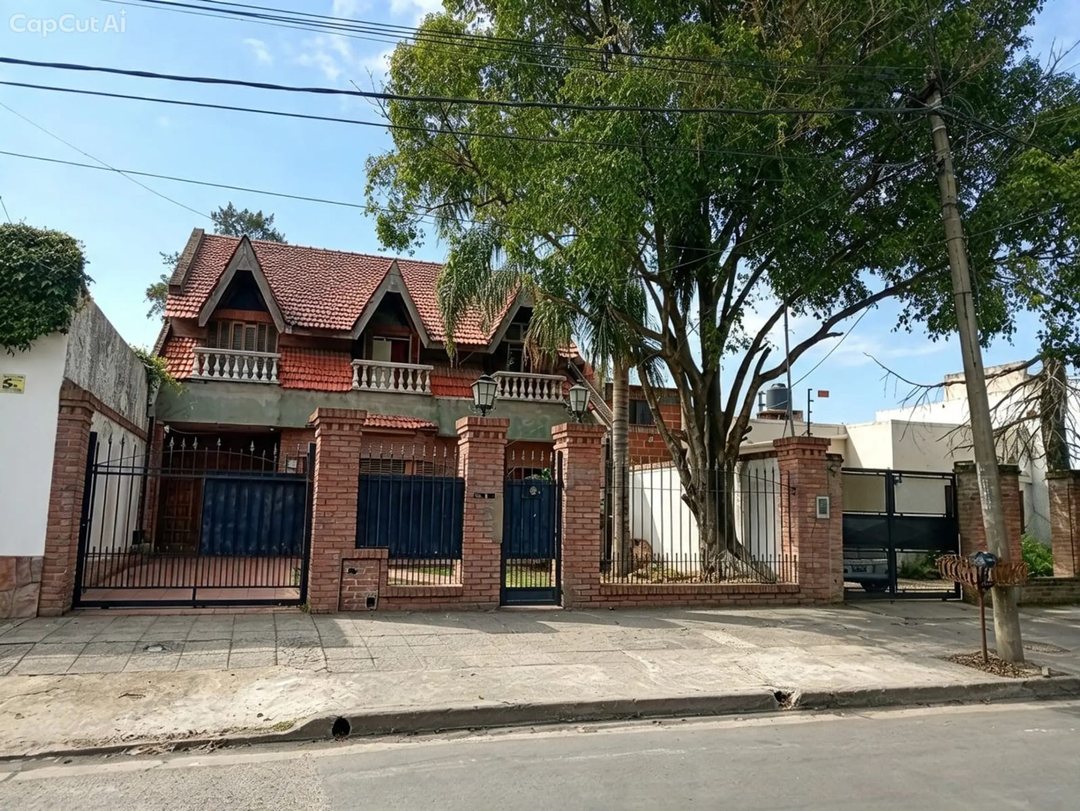 Venta 400 m2 casa 6 amb Hurlingham parque pileta