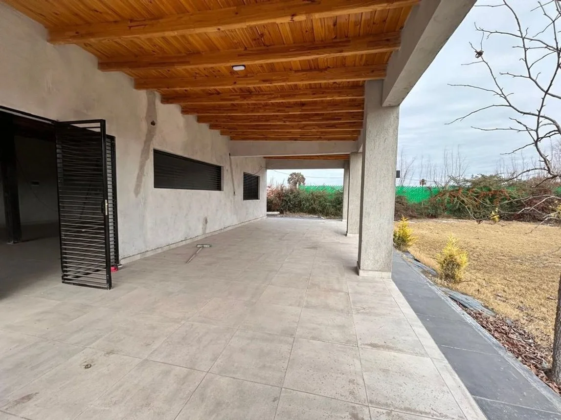 Casa de 4 ambientes en venta en Guaymallén, Mariani 9800
