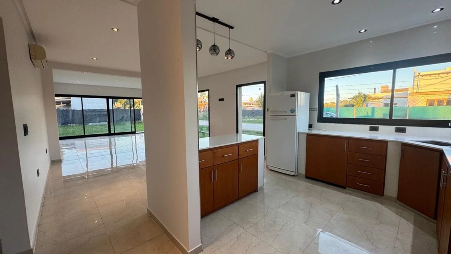 Casa en venta en La Plata, foto 2