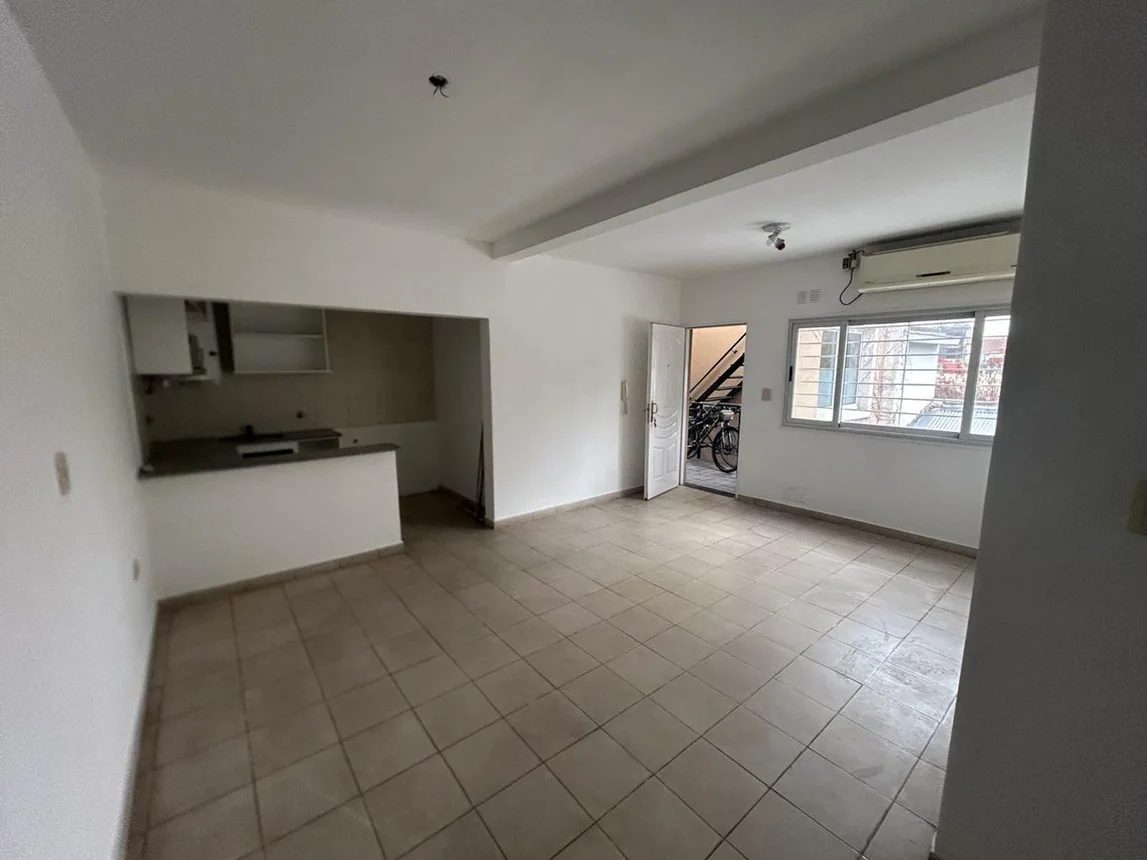 Departamento de 3 ambientes en venta en Banfield, Félix de Azara 1700, foto 2
