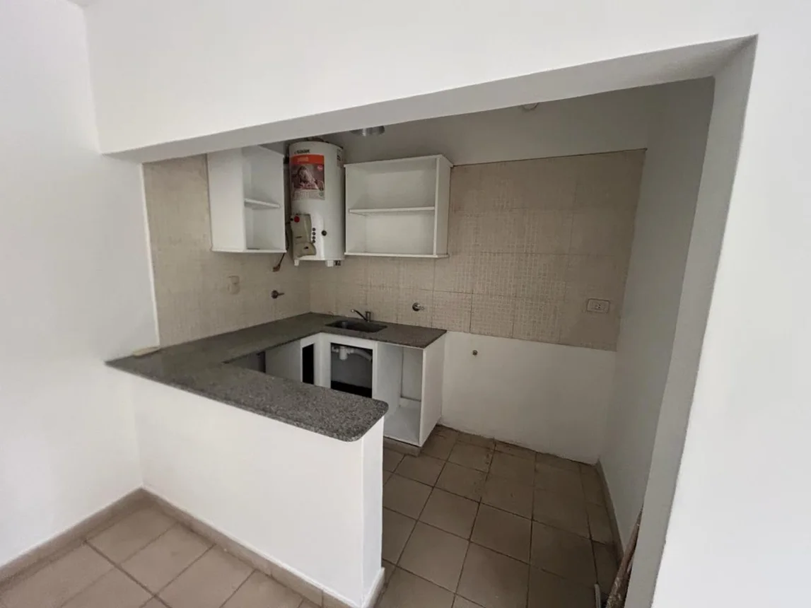 Departamento de 3 ambientes en venta en Banfield, Félix de Azara 1700, foto 3