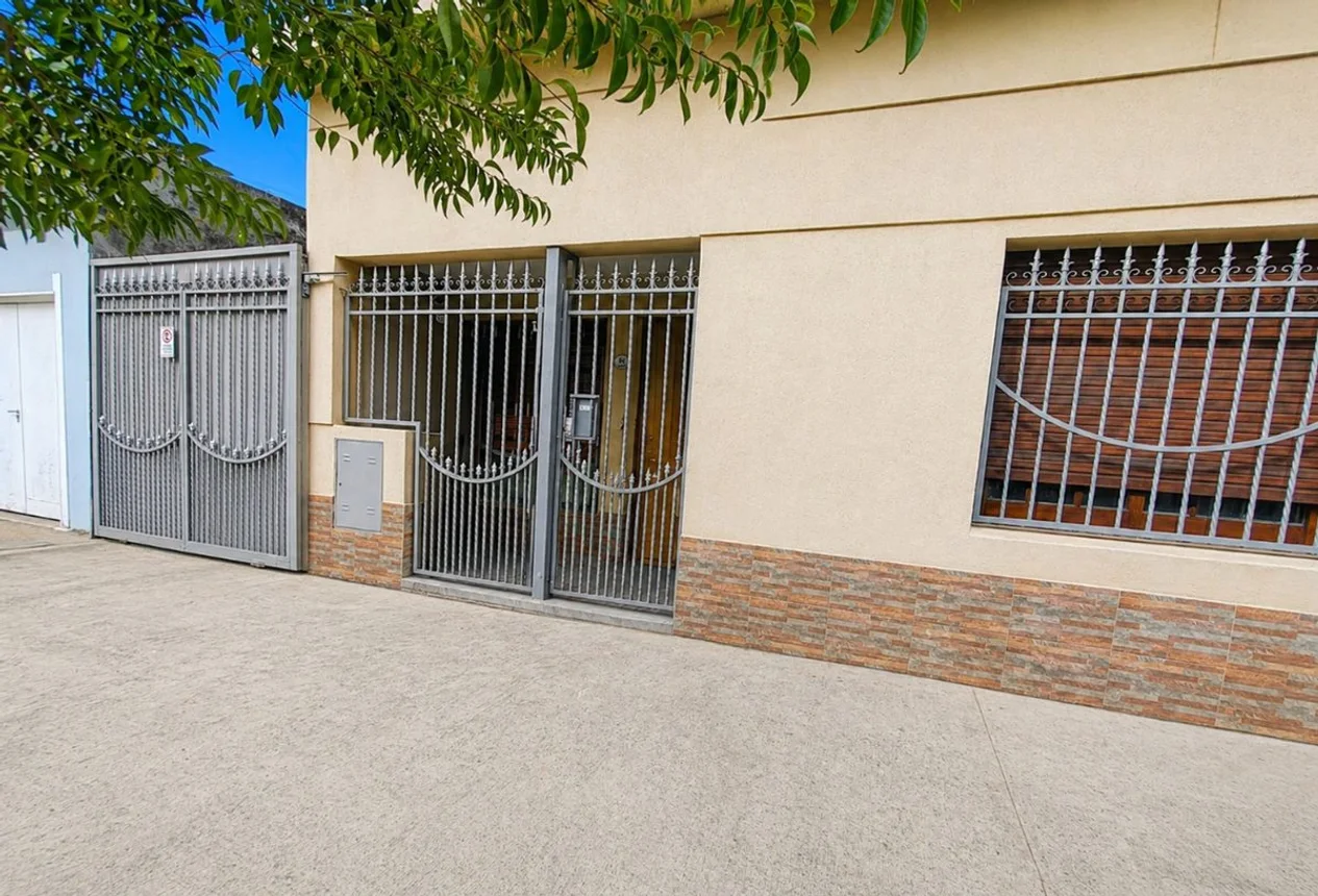 Casa de 4 ambientes en venta en Isidro Casanova, Lavadero 0, foto 2