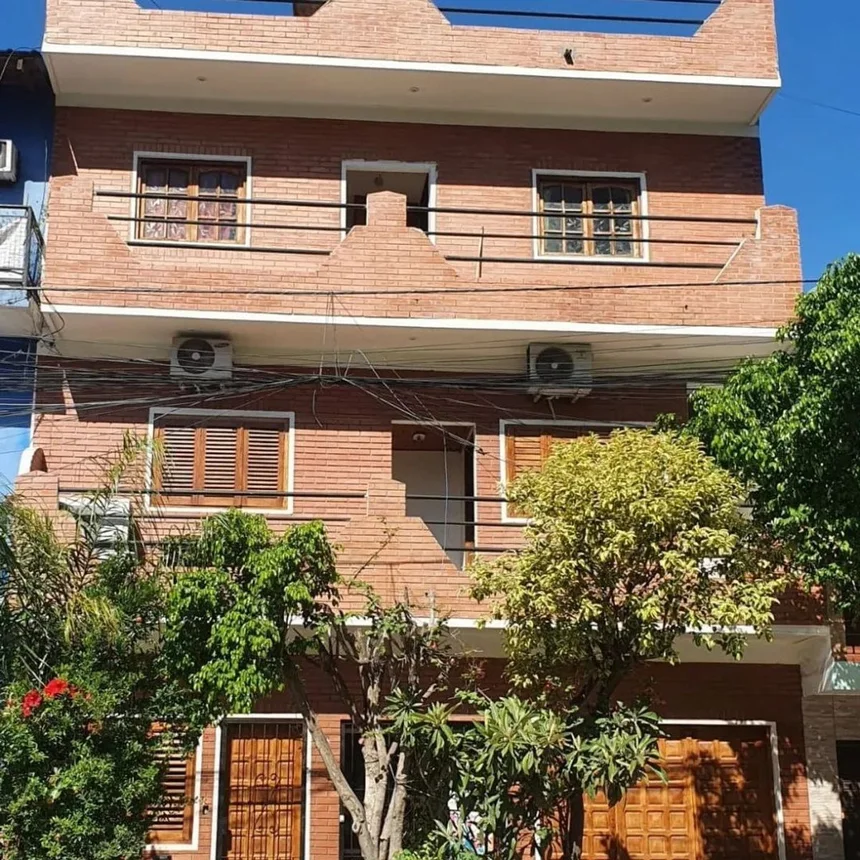 Casa de 10 ambientes en venta en Nueva Pompeya, Iguazú 1700