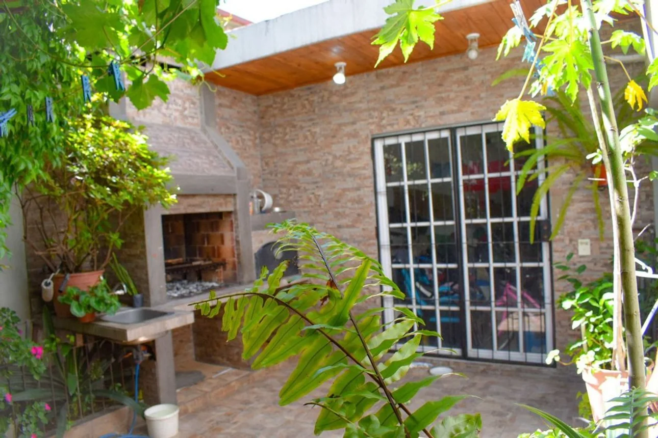 Casa de 10 ambientes en venta en Nueva Pompeya, Iguazú 1700, foto 2