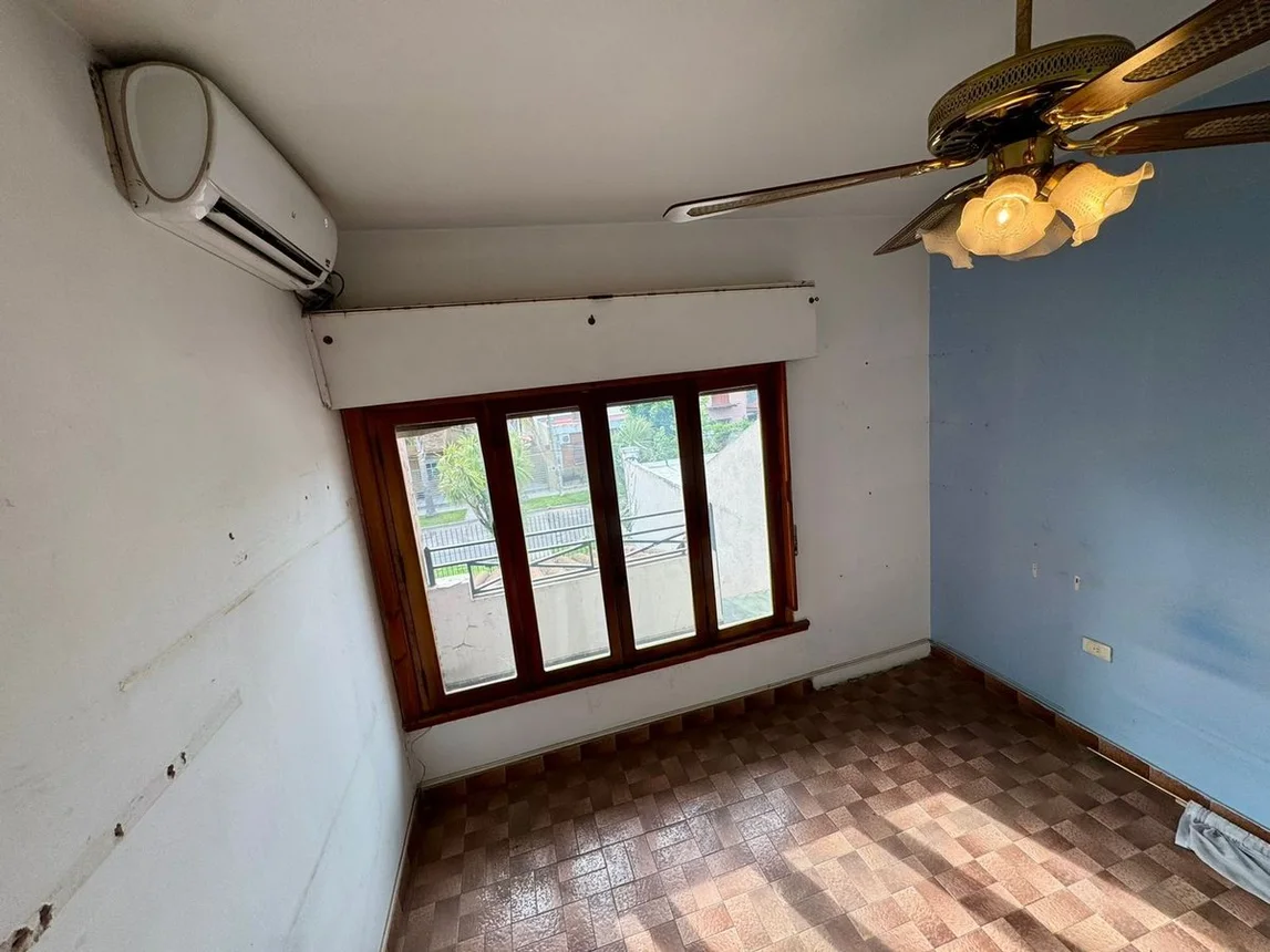 Casa en venta en Castelar, foto 3