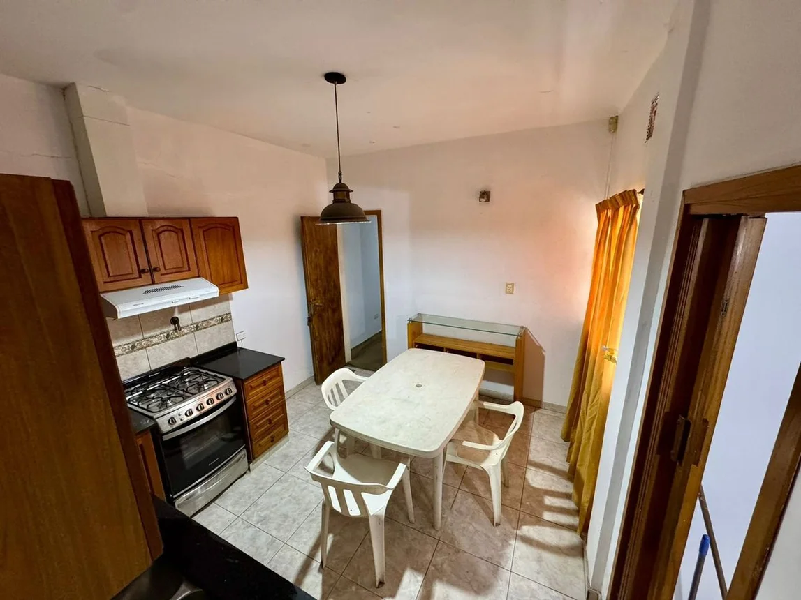Casa en venta en Castelar, foto 2