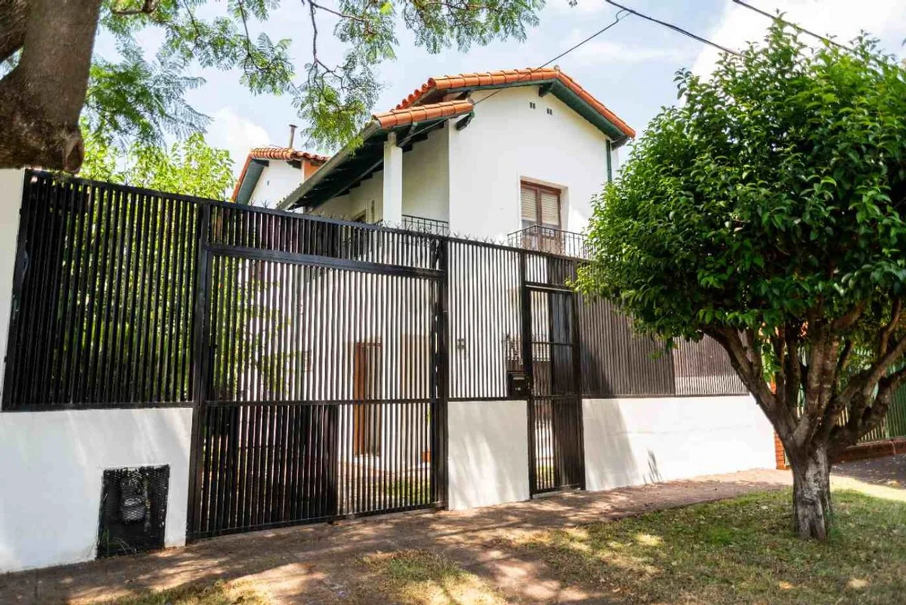 Casa de 3 ambientes en venta en Don Bosco, Avenida Caseros 2600, foto 2