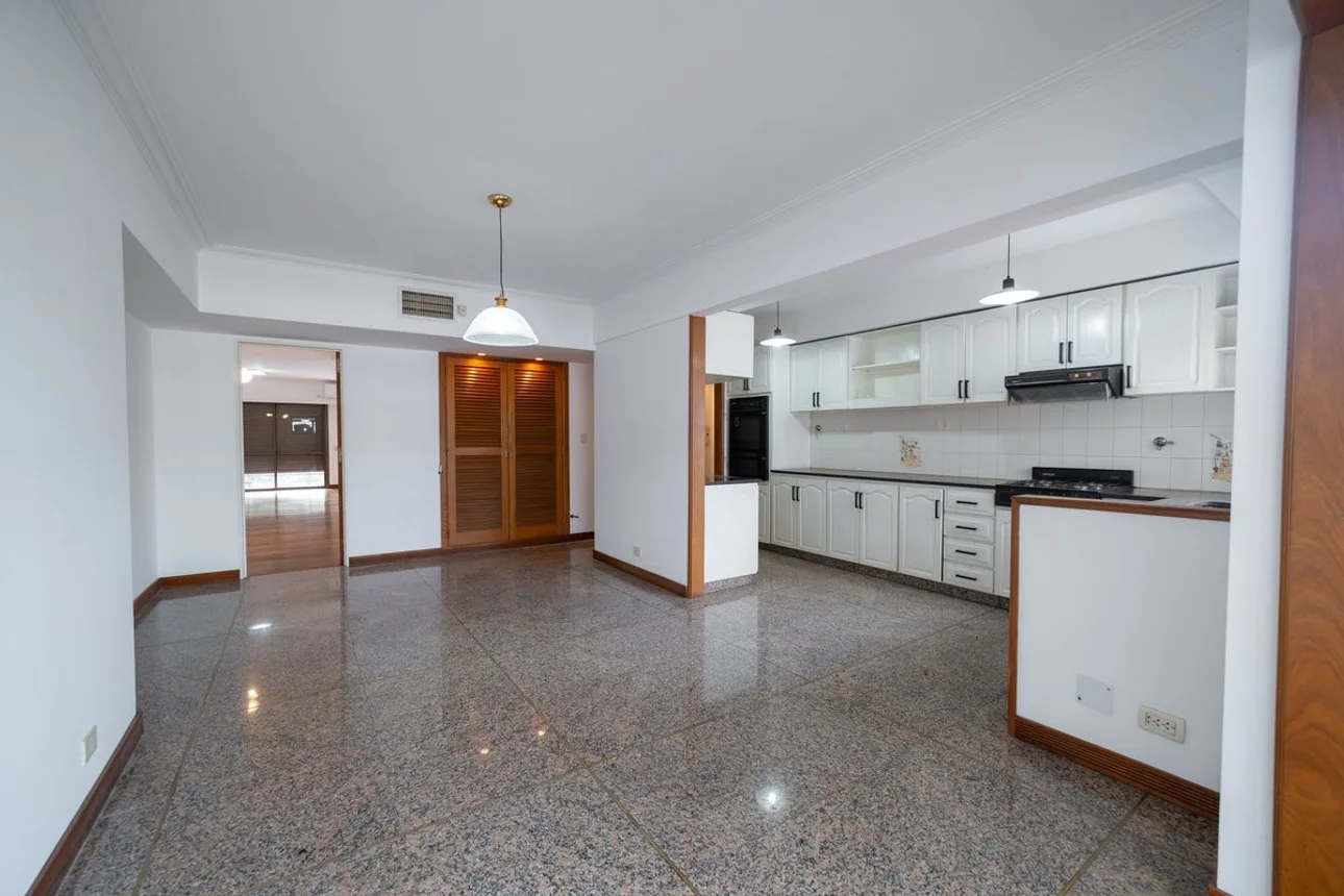 Venta dpto. 4 dormitorios. zona centro. credito, foto 5