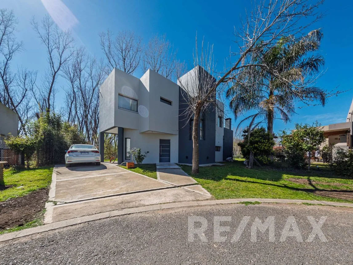 Casa en venta en Pilar, foto 2