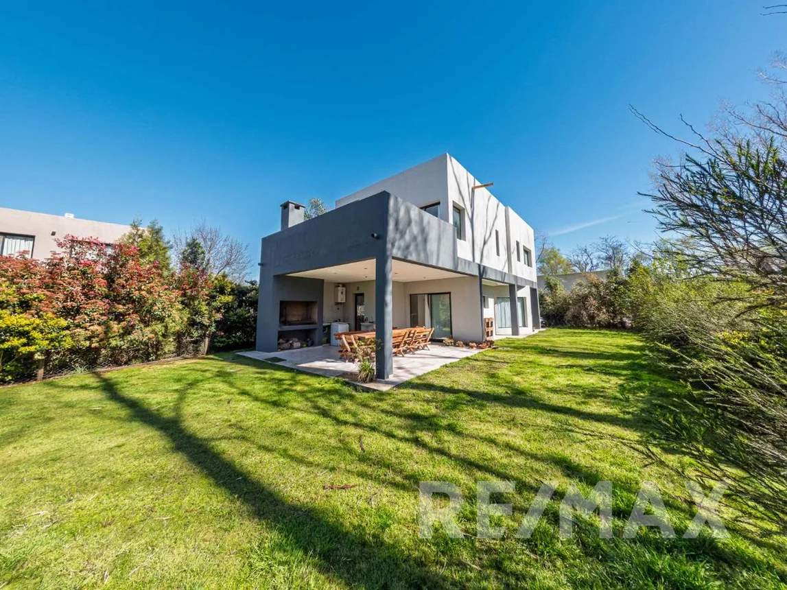 Casa en venta en Pilar