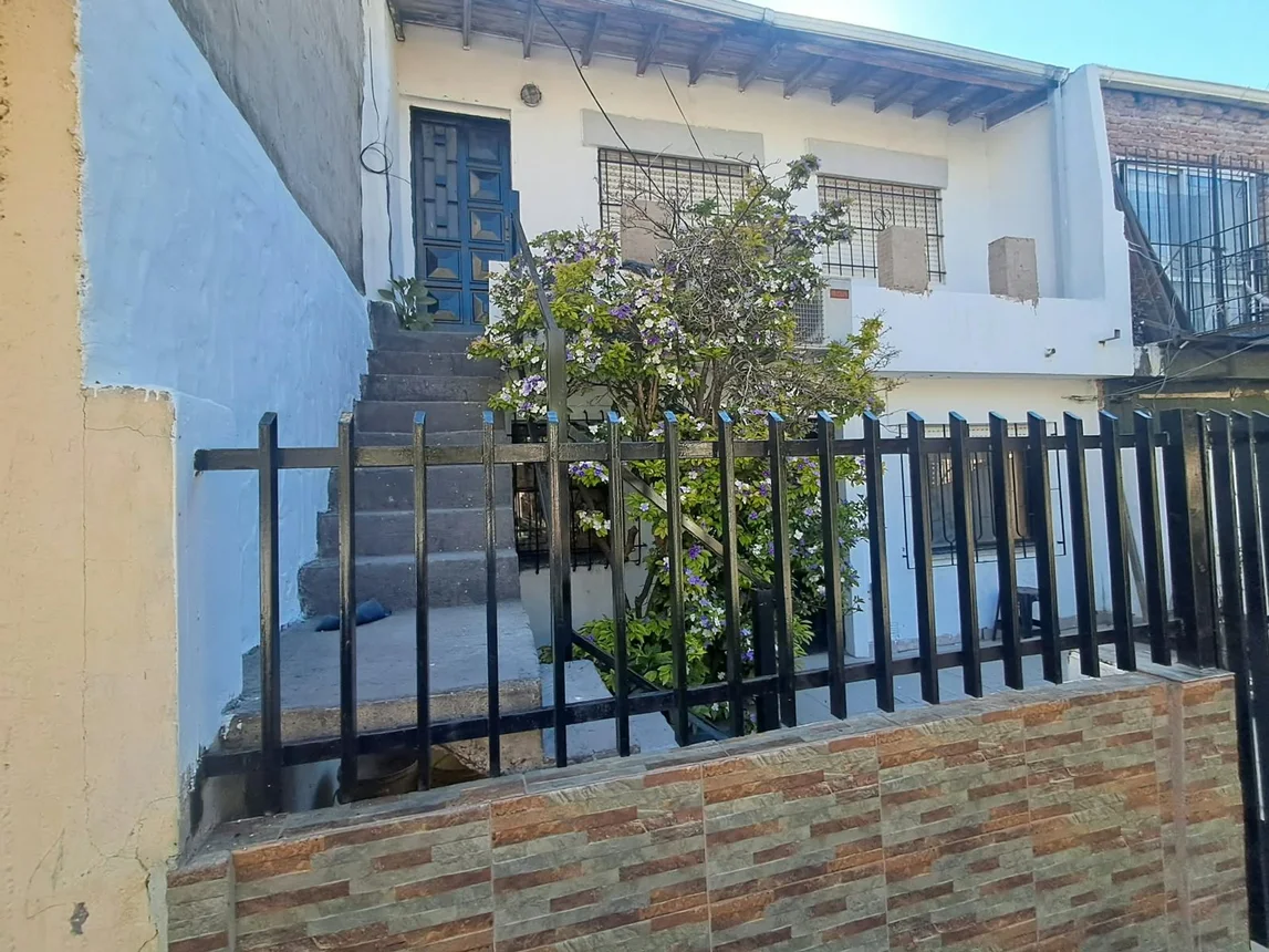 Casa de 4 ambientes en venta en Caseros, Cerro Juncal 3700, foto 2