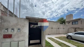 VENTA CASA 3 DORMITORIOS EN Bº LOS PERALES