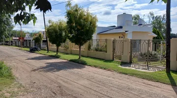 VENTA CASA 3 DORM. CON PILETA CARLOS PAZ APTO CRED