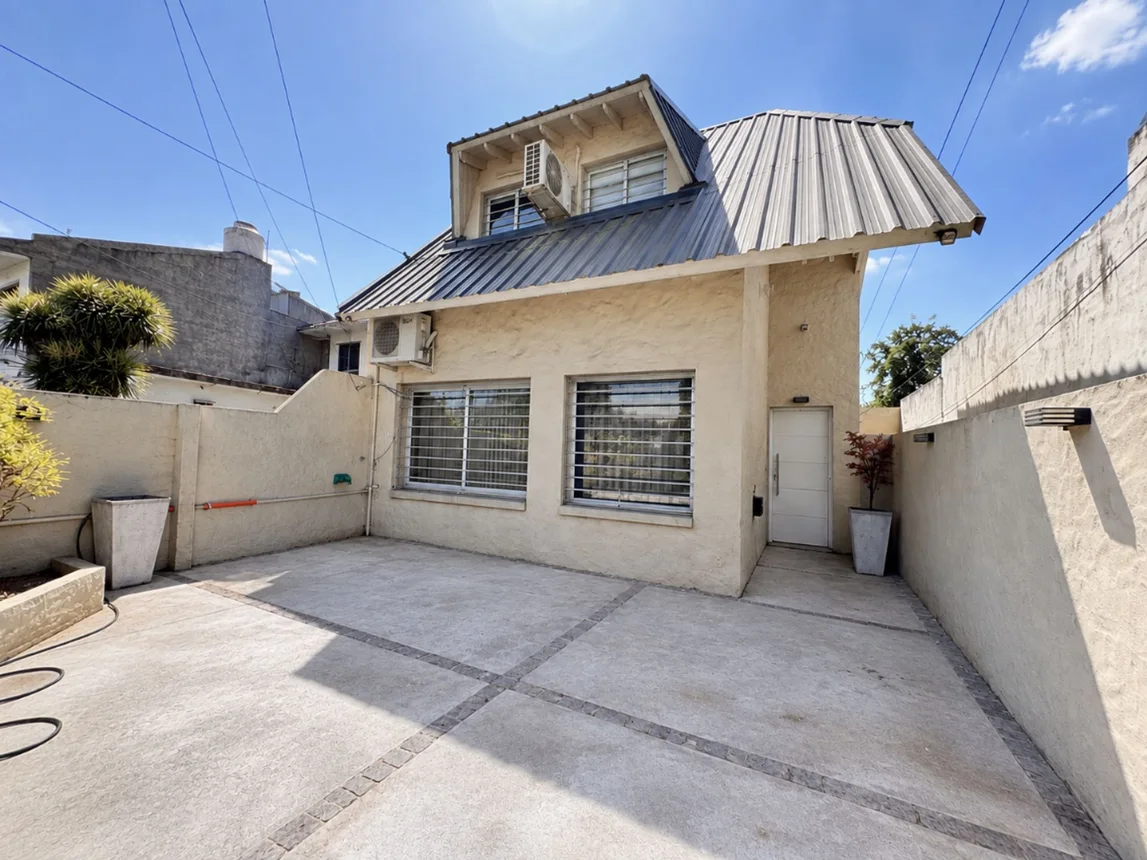 Casa de 4 ambientes en venta en Lomas de Zamora, Pedro Ignacio Rivera 1100, foto 2