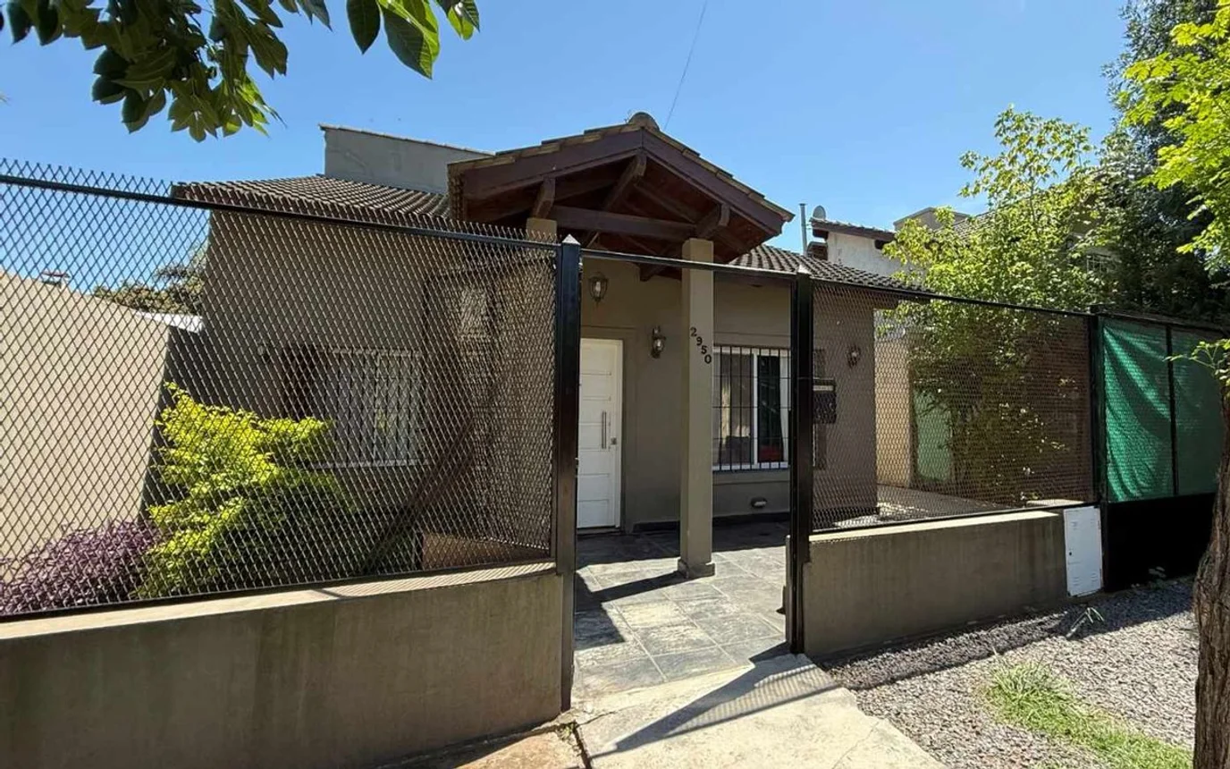 Casa en venta en Manuel Alberti, foto 2