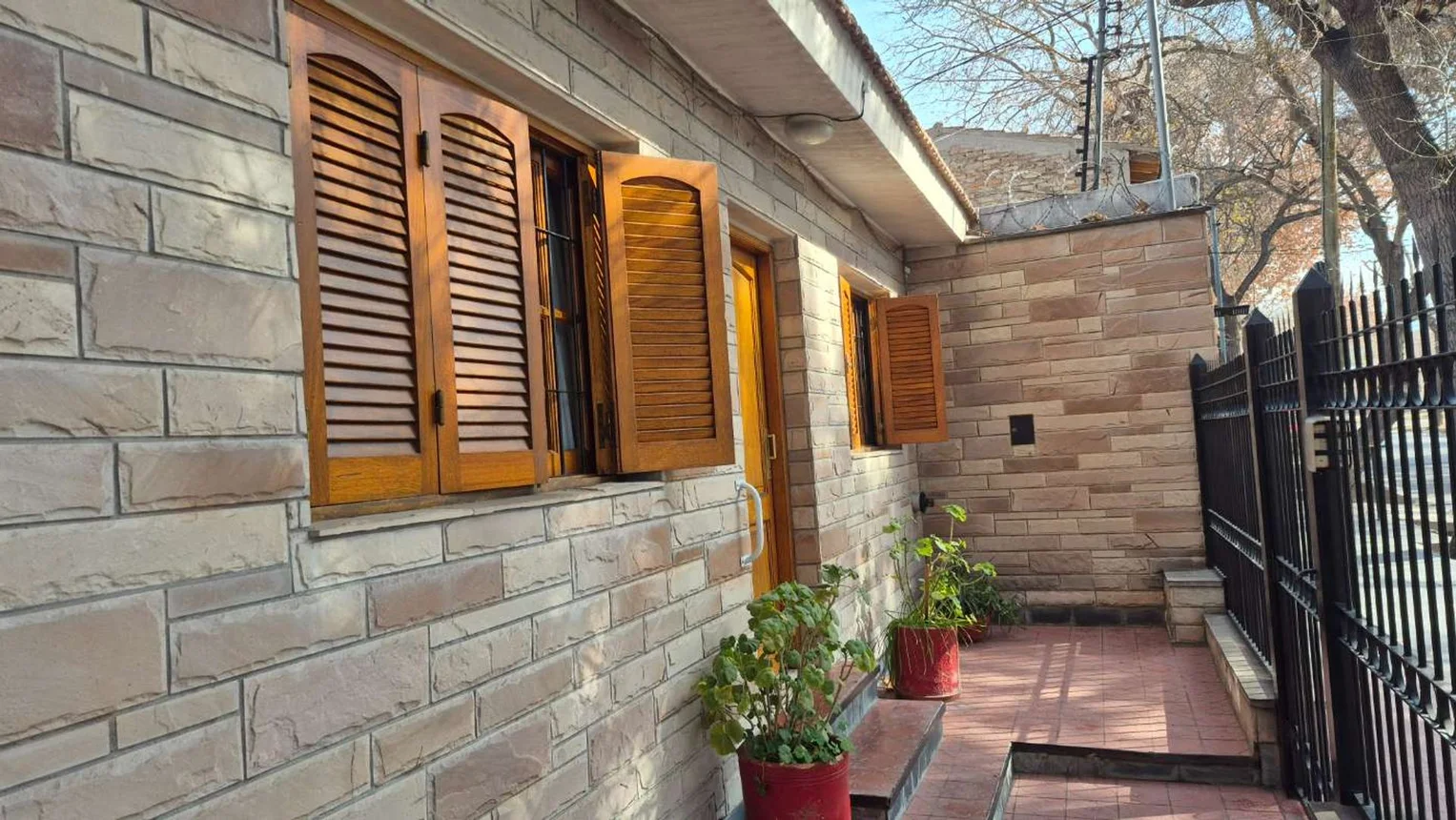 Casa de 4 ambientes en venta en Mendoza, La Plata 300, foto 2