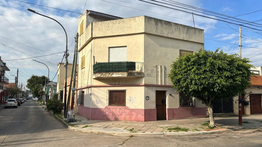 PH EN ESQUINA DE 3 AMBIENTES CON BALCÓN Y TERRAZA