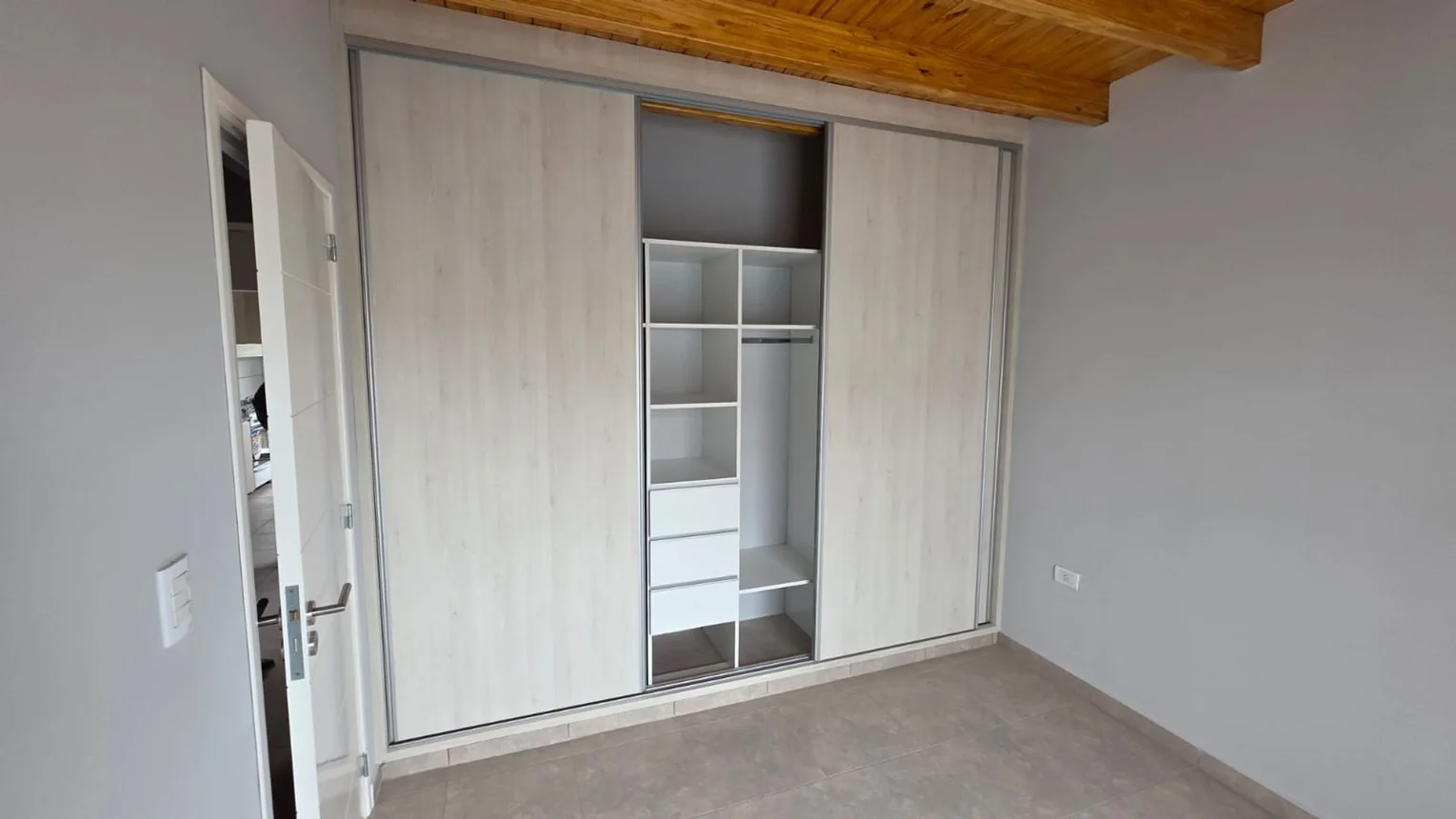 Departamento de 4 ambientes en venta en Guaymallén, Benelli 600, foto 5
