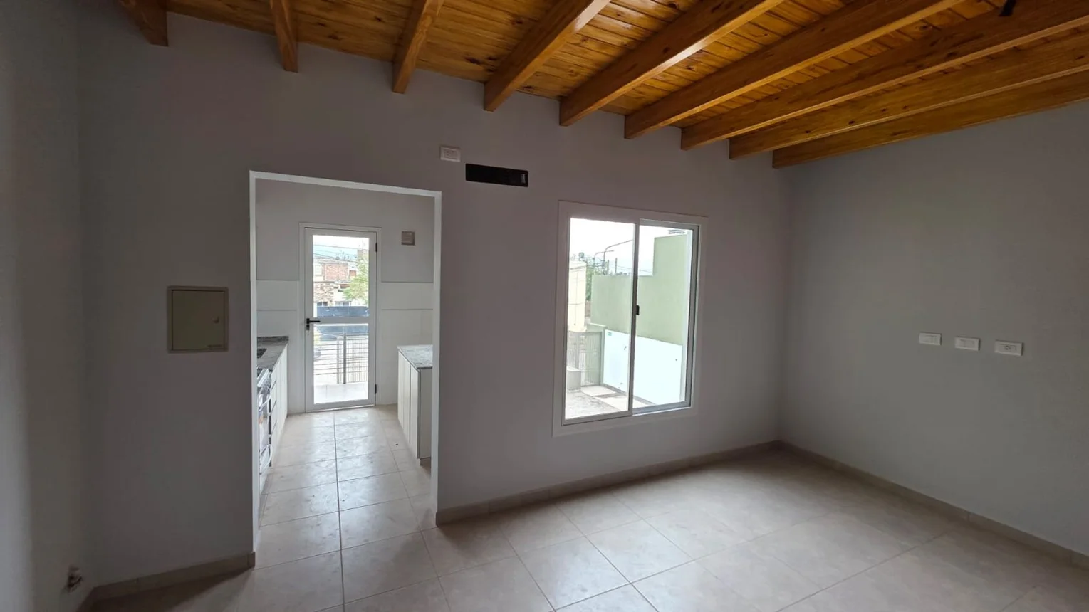 Departamento de 4 ambientes en venta en Guaymallén, Benelli 600, foto 3