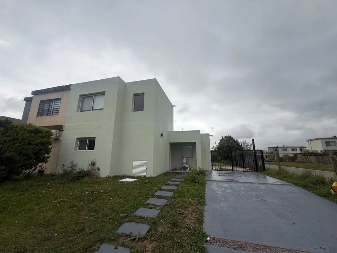 VENTA CASA EN "CASAS DE SANTA ANA"