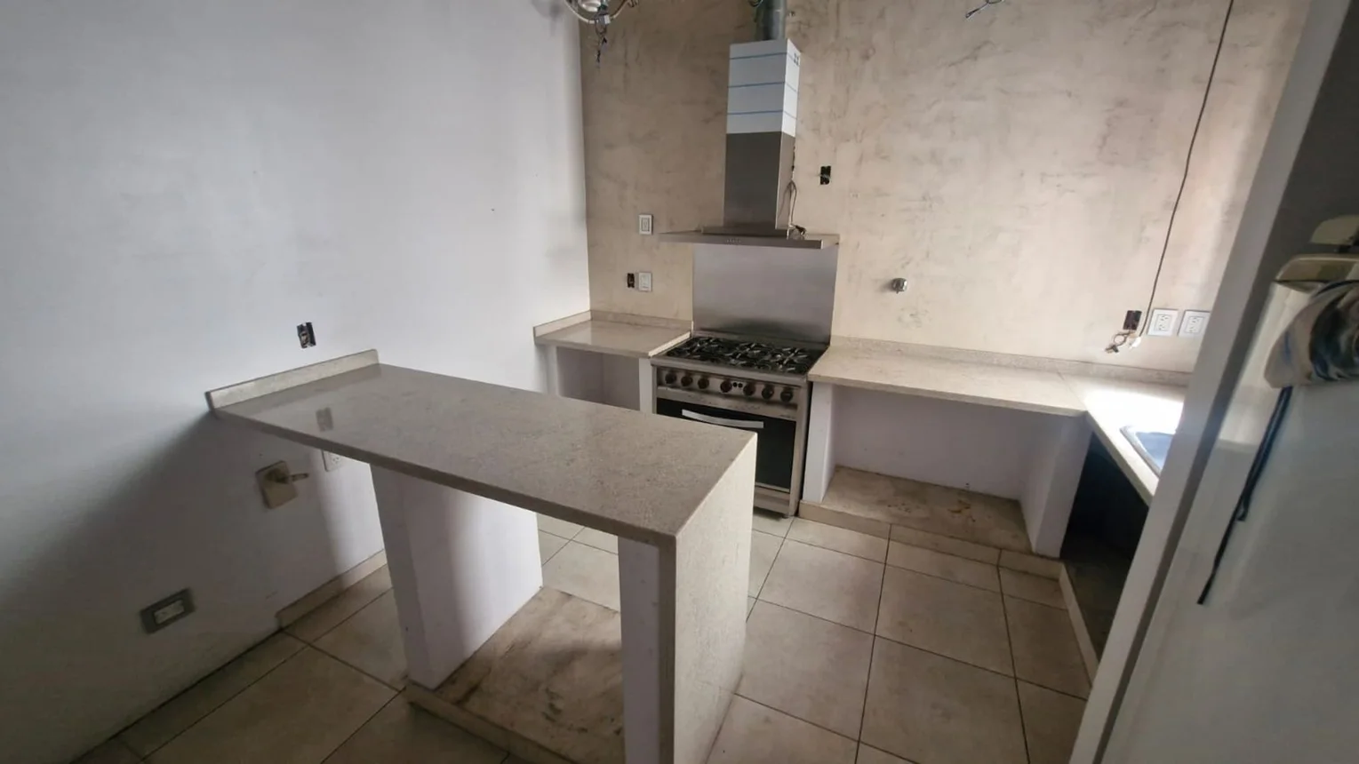Casa de 6 ambientes en venta en Vélez Sarsfield, Coronel Ramón Lorenzo Falcón 4100, foto 2