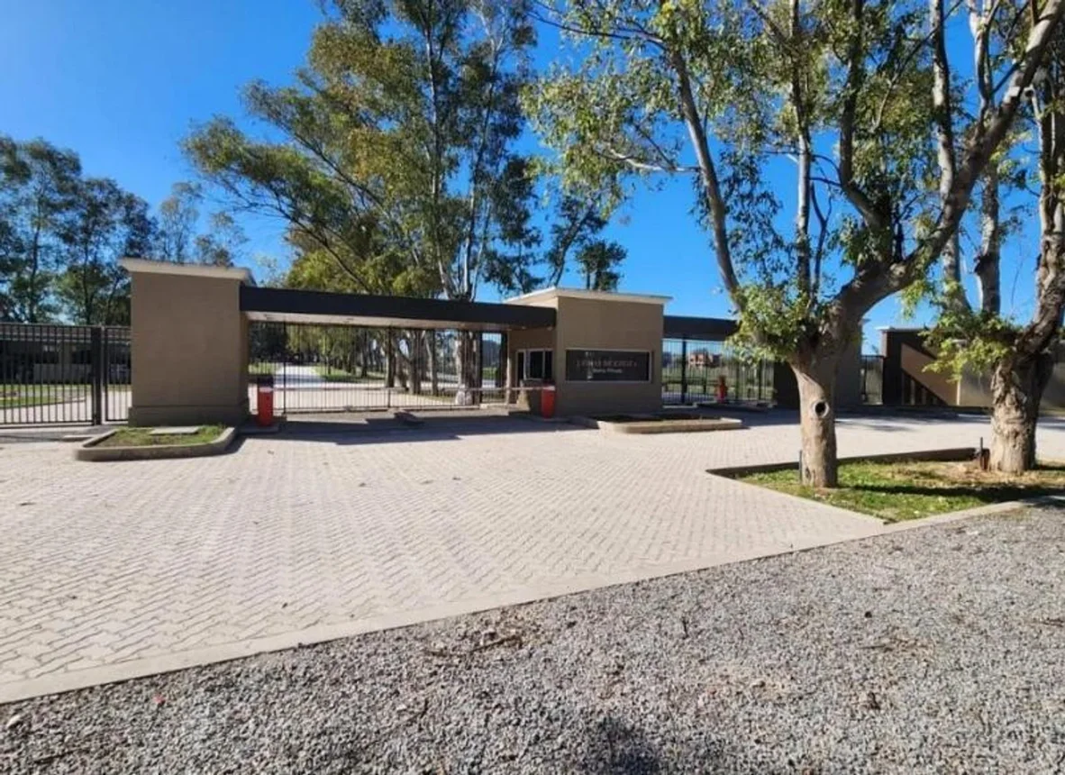 Casa en venta en Tristán Suárez, Blas Parera 5100