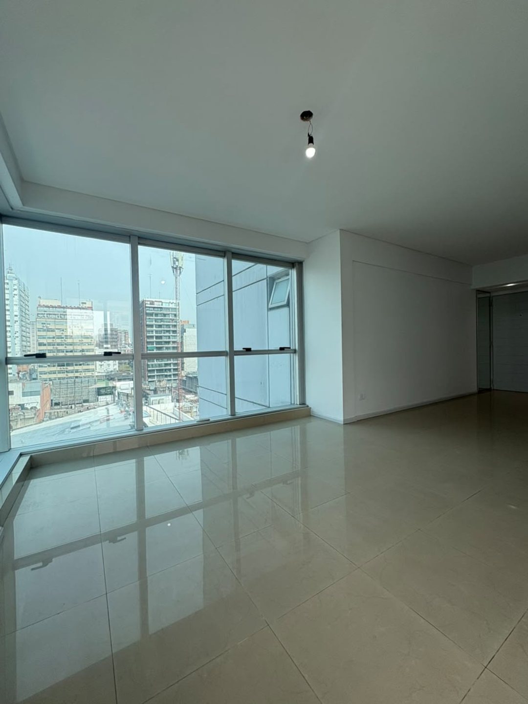 Alquiler 3 ambientes en Belgrano Sky View c/coch.