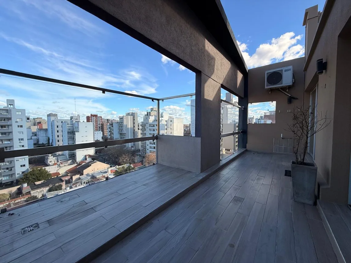 Piso de 4 ambientes en venta en Lanús Oeste, Carlos Gardel 0