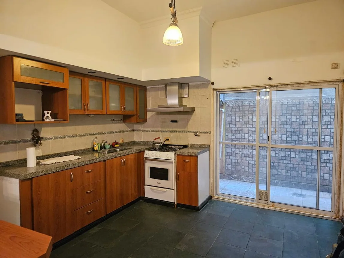 Departamento de 3 ambientes en venta en Lomas de Zamora, Carlos Pellegrini 300