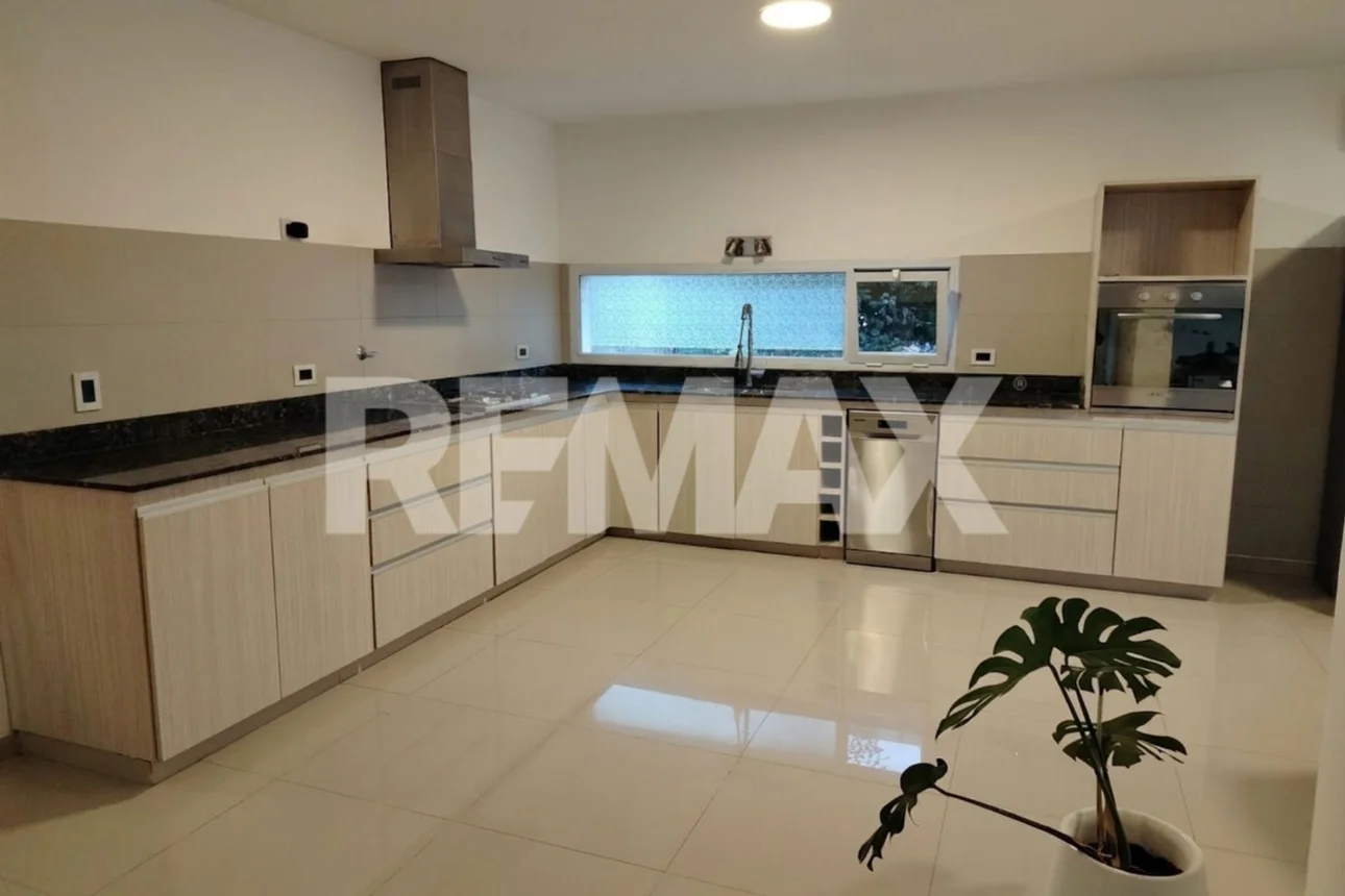 Casa de 7 ambientes en alquiler en Neuquén, Sargento Bejarano 2400, foto 3