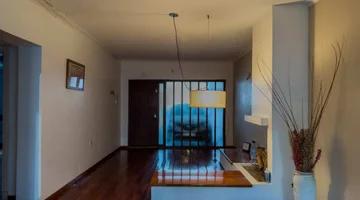 Casa 3 Dormitorios con cochera en VENTA. La Plata