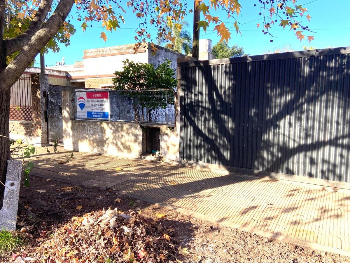 Foto 2 — VENTA CASA EN EL CENTRO DE MORENO