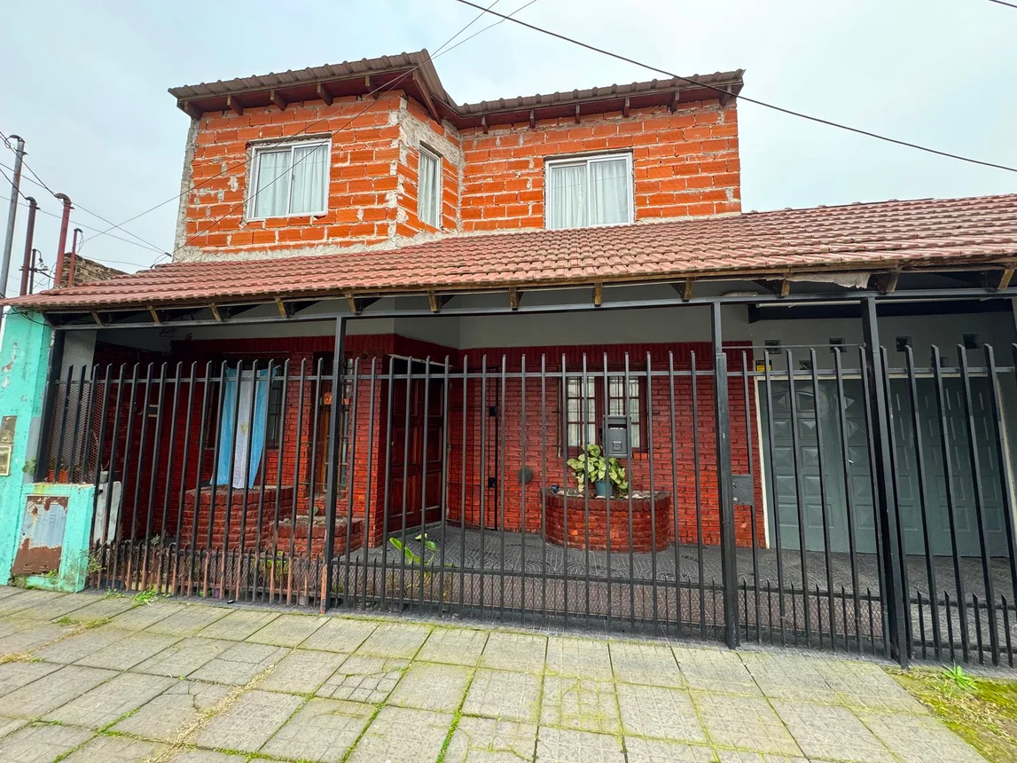 Casa de 6 ambientes en venta en San Miguel, Gutenberg 1700, foto 3