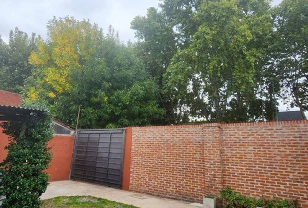 Casa de 3 ambientes en venta en Temperley, Bernardo de Irigoyen 900, foto 2