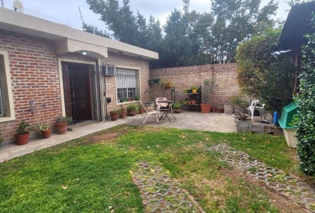 Casa de 3 ambientes en venta en Temperley, Bernardo de Irigoyen 900