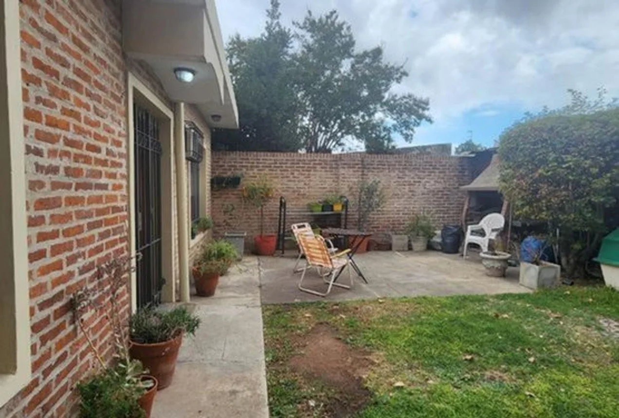 Casa de 3 ambientes en venta en Temperley, Bernardo de Irigoyen 900, foto 4