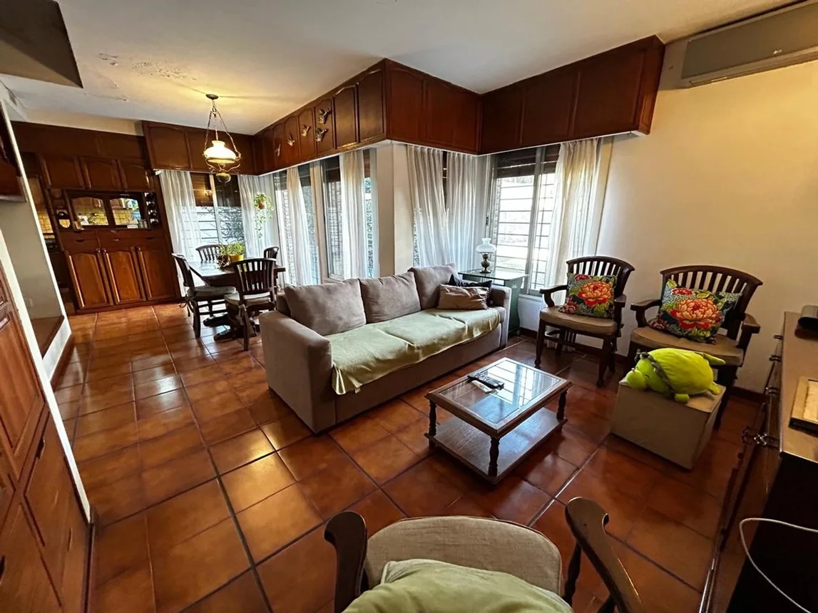 Casa en venta en Castelar, foto 3