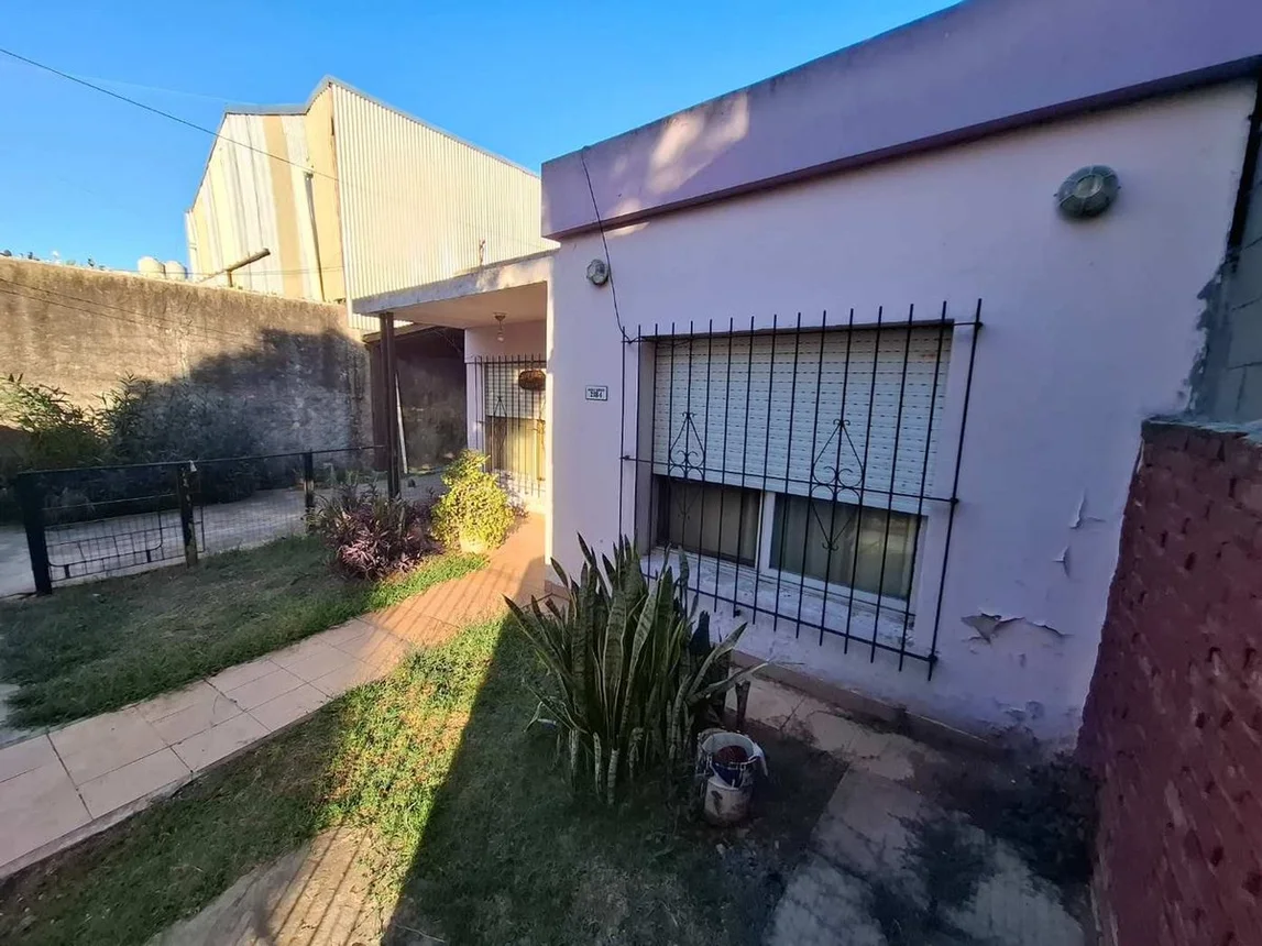 Casa de 3 ambientes en venta en Ituzaingó, Agustín Camerucci 2100, foto 5