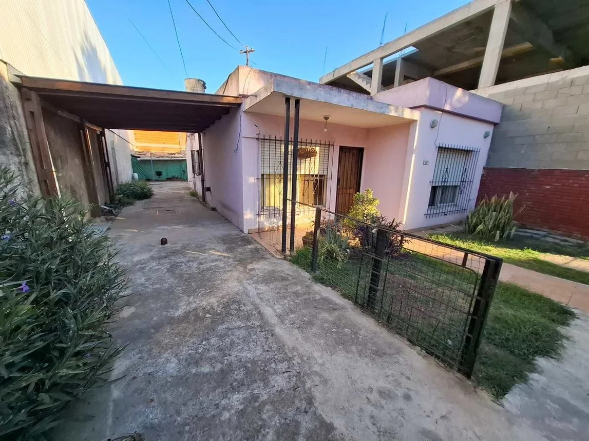 Casa de 3 ambientes en venta en Ituzaingó, Agustín Camerucci 2100, foto 3