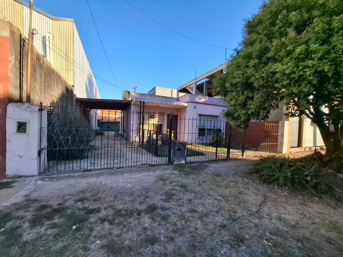 Casa de 3 ambientes en venta en Ituzaingó, Agustín Camerucci 2100, foto 4