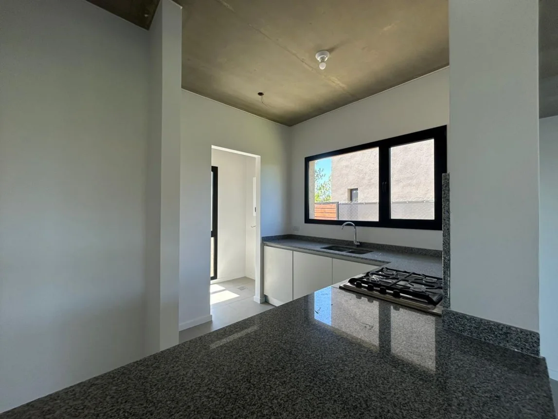 Casa de 4 ambientes en venta en Funes, Los Tizones 2900, foto 4