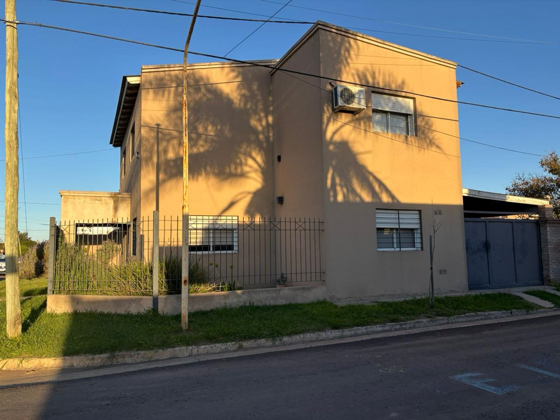 Foto 2 — CASA EN VENTA EN PERGAMINO CON PATIO