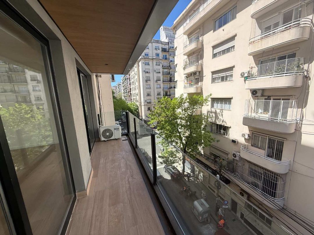 VENTA DEPARTAMENTO AMBIENTE Y MEDIO CON BALCON