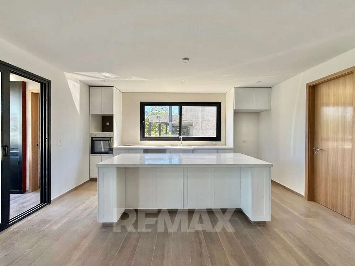 Casa en venta en Pilar, foto 5