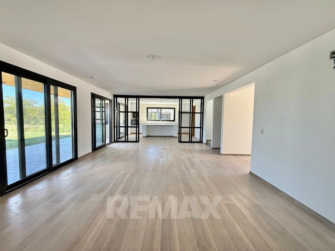 Casa en venta en Pilar, foto 4