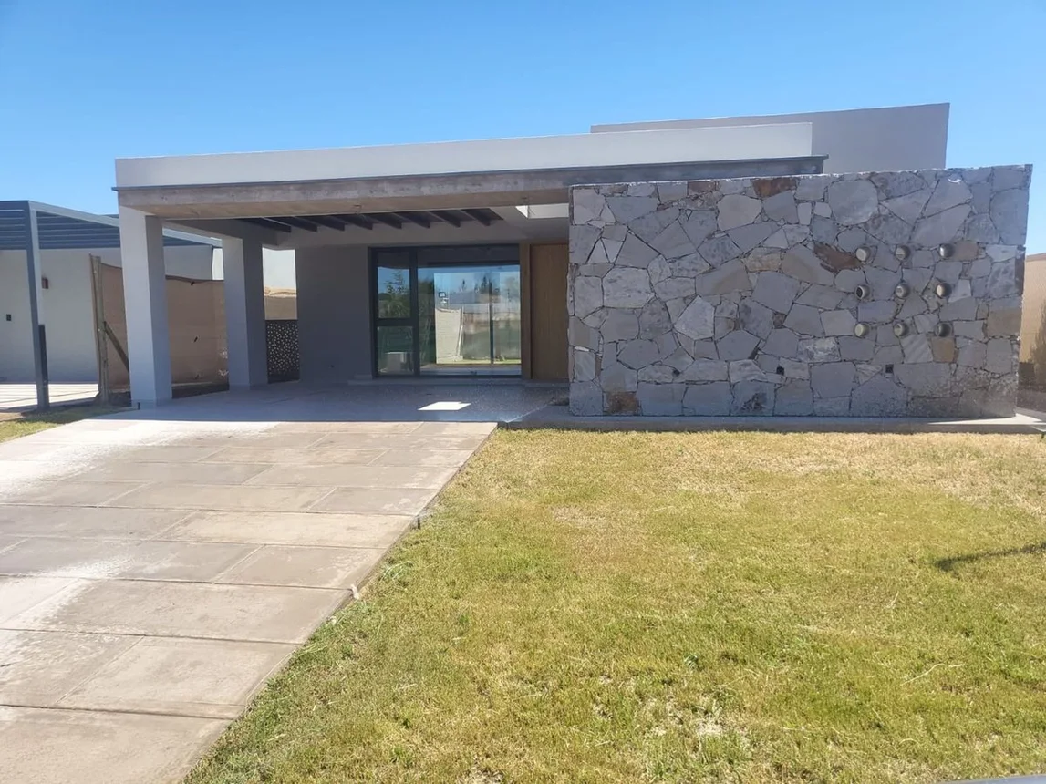 Casa en venta en Luján de Cuyo, foto 2