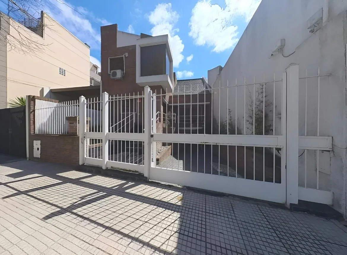 Casa de 5 ambientes en venta en Villa Devoto, Asunción 5000