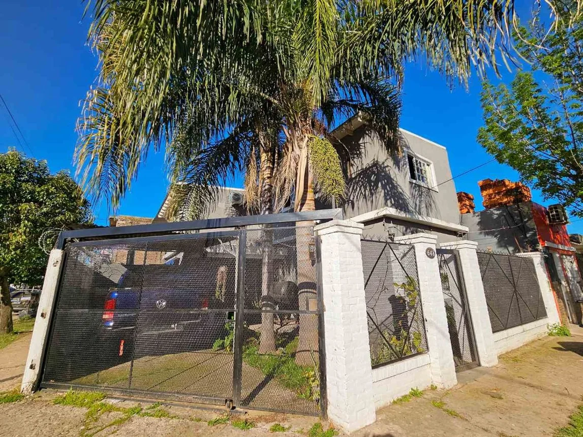 Casa en venta en Grand Bourg, Paso de Uspallata 600