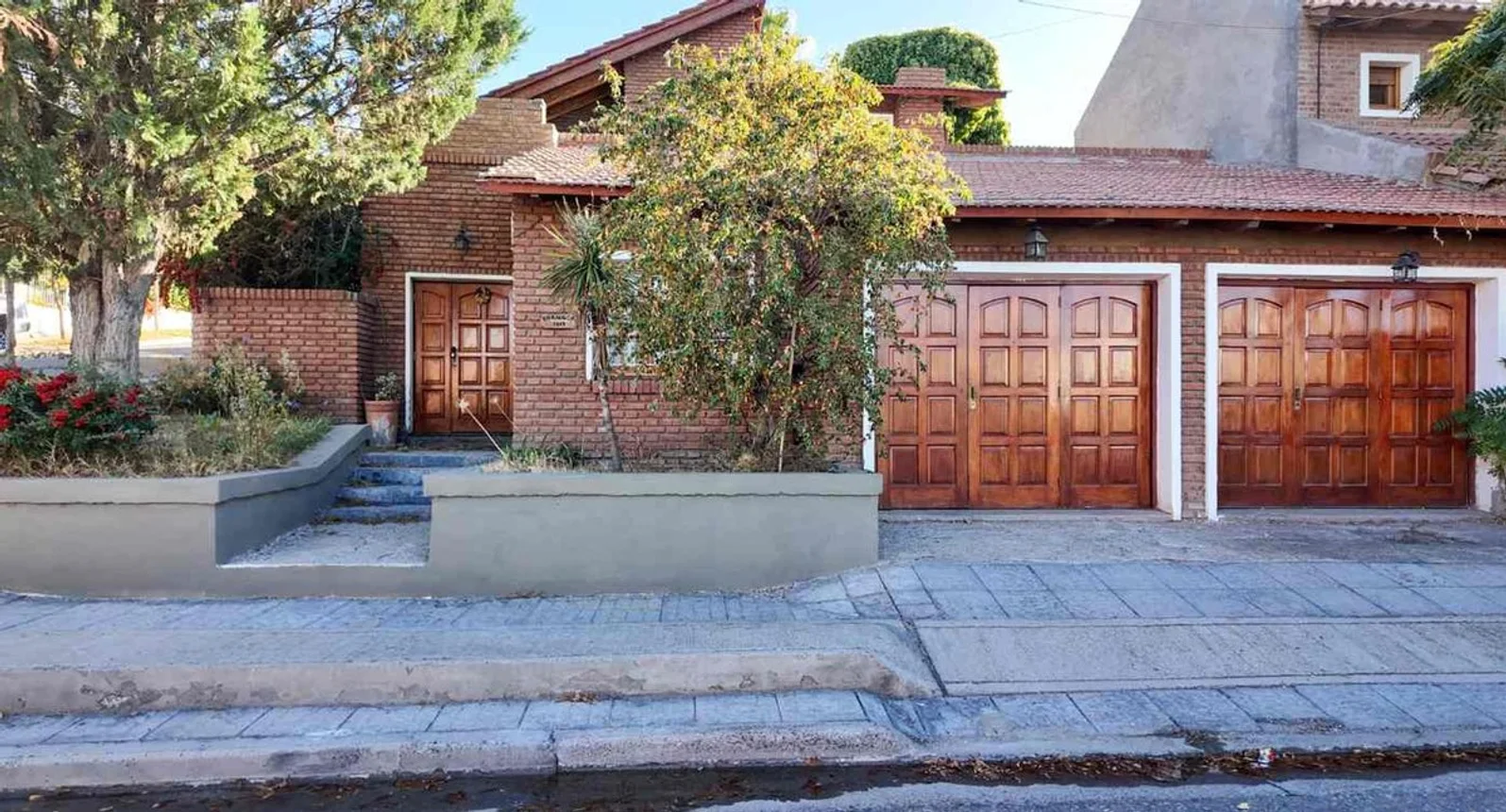 Casa en venta en Neuquén, foto 2