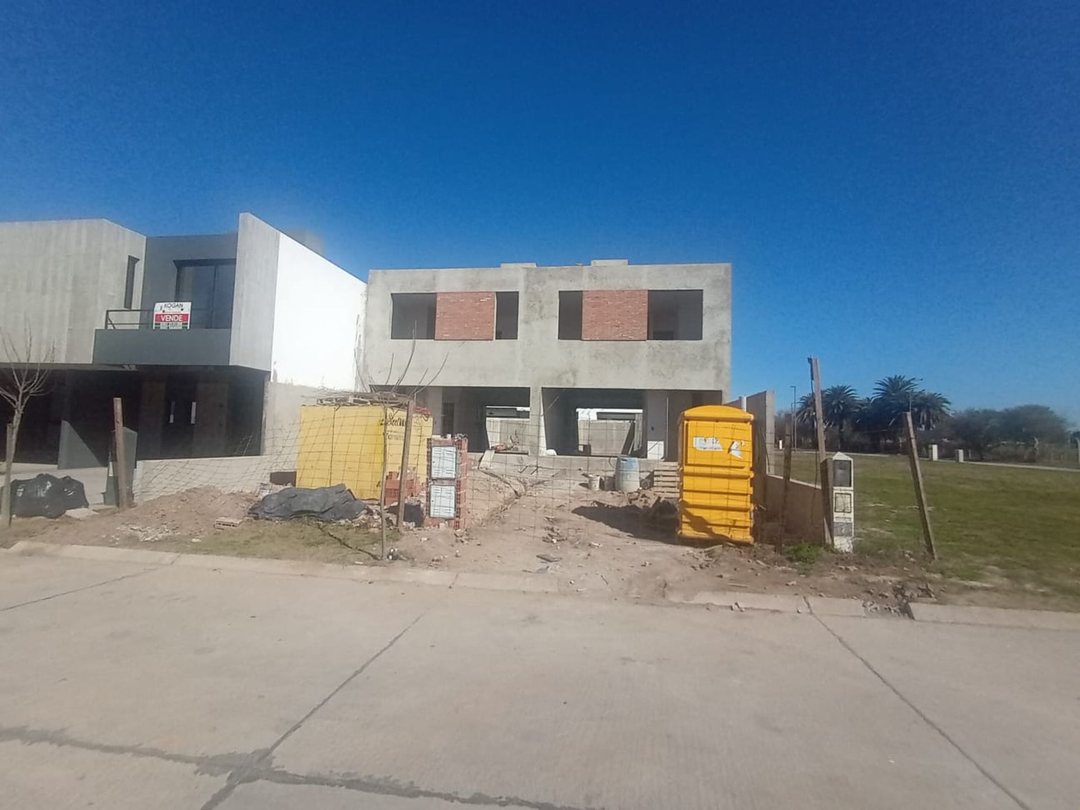 Venta Duplex 3 dormitorios Campo Chico, Financiado
